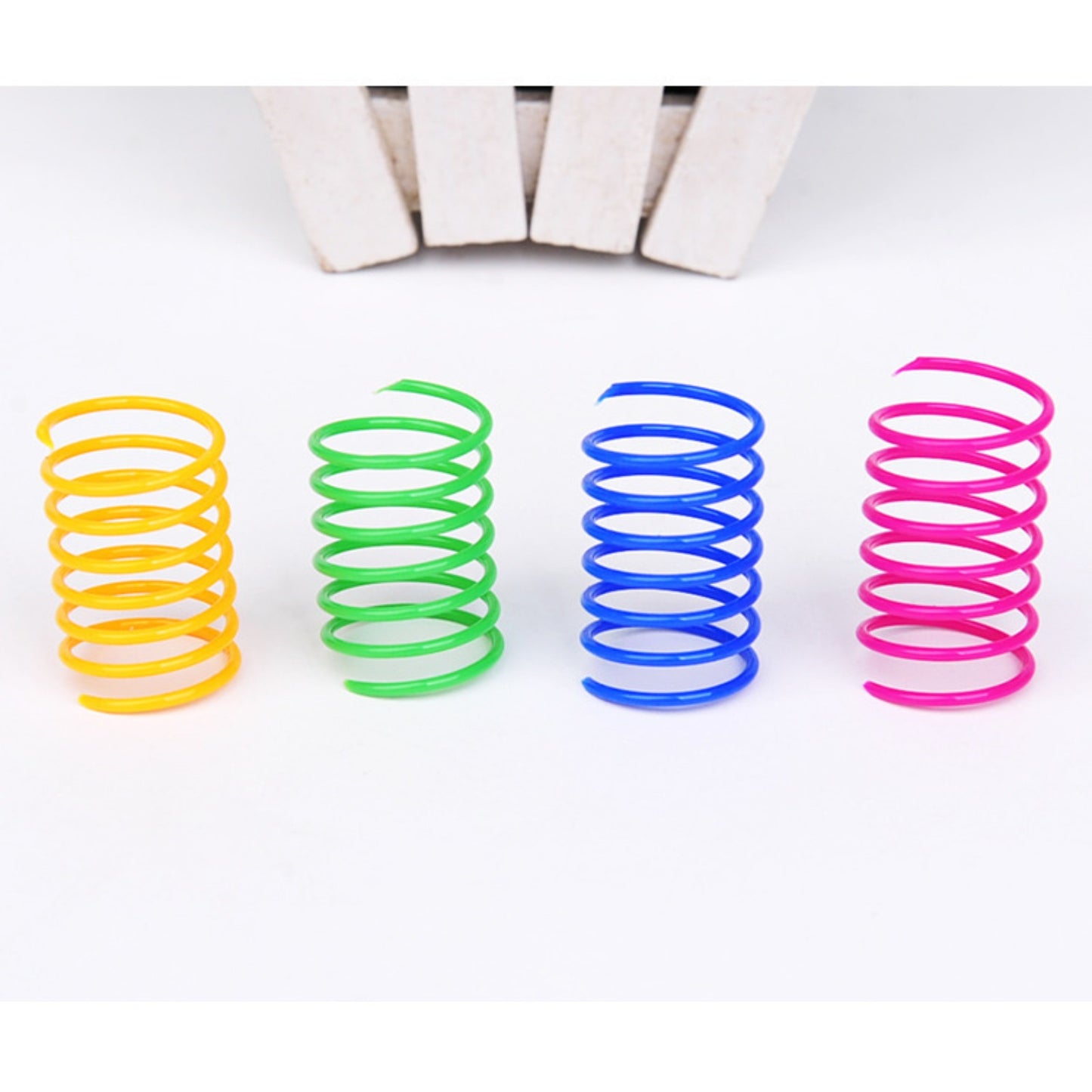 4pcs 2025 New Model Cat Pet Throwing Toys Plastic Spring Boredom Relief Toys Colored Four-Pack Pet Supplies, Without Battery